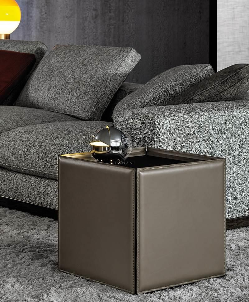Придиванный столик Minotti Side 2