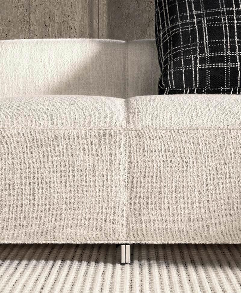 Диван Minotti Yves 9 в салоне Toriani