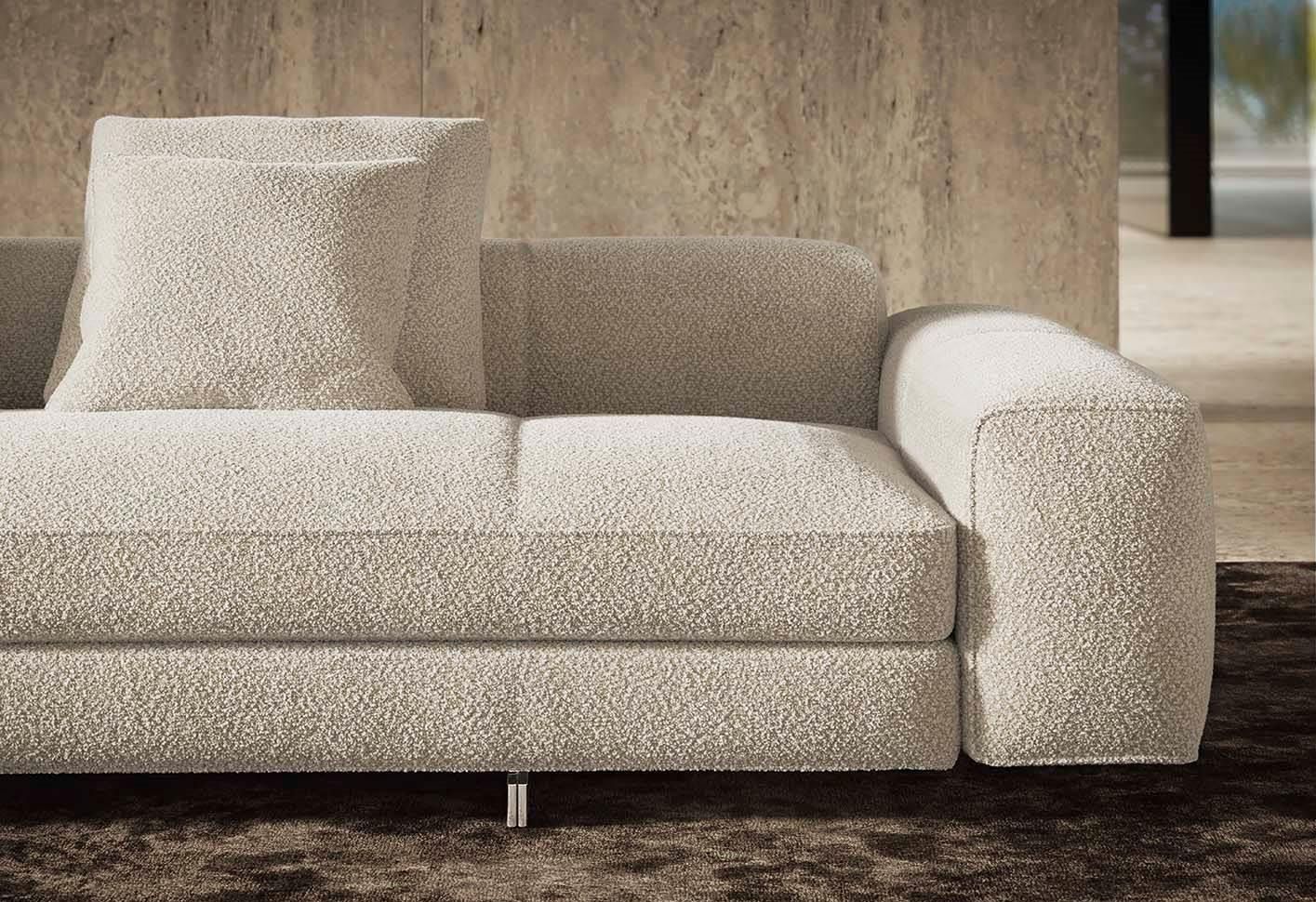Диван Minotti Yves 8 в салоне Toriani
