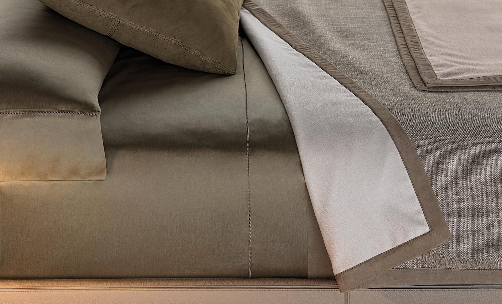 Кровать Minotti Roger 1