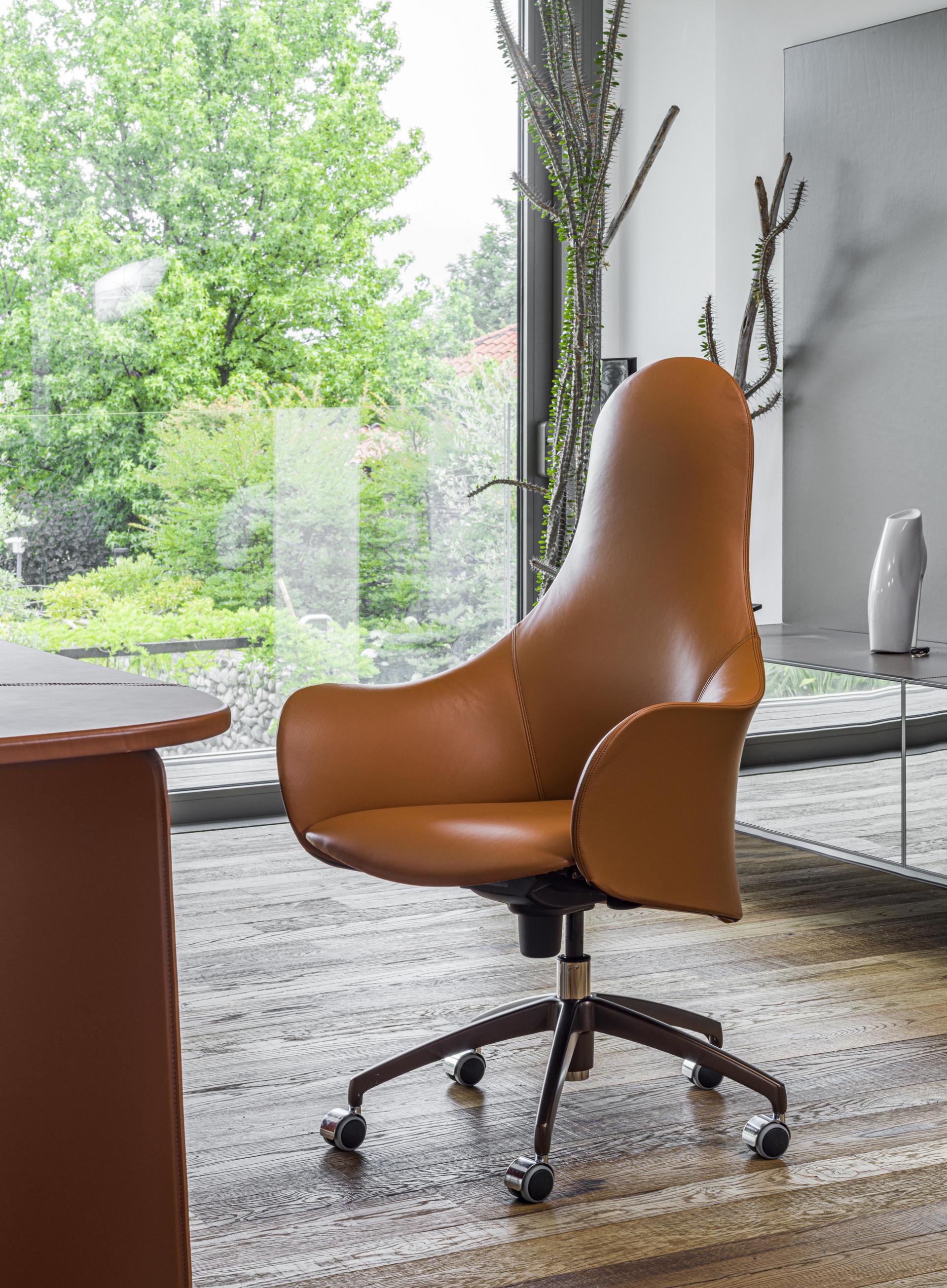 Кресло кабинетное Hipod Art. 10.0194